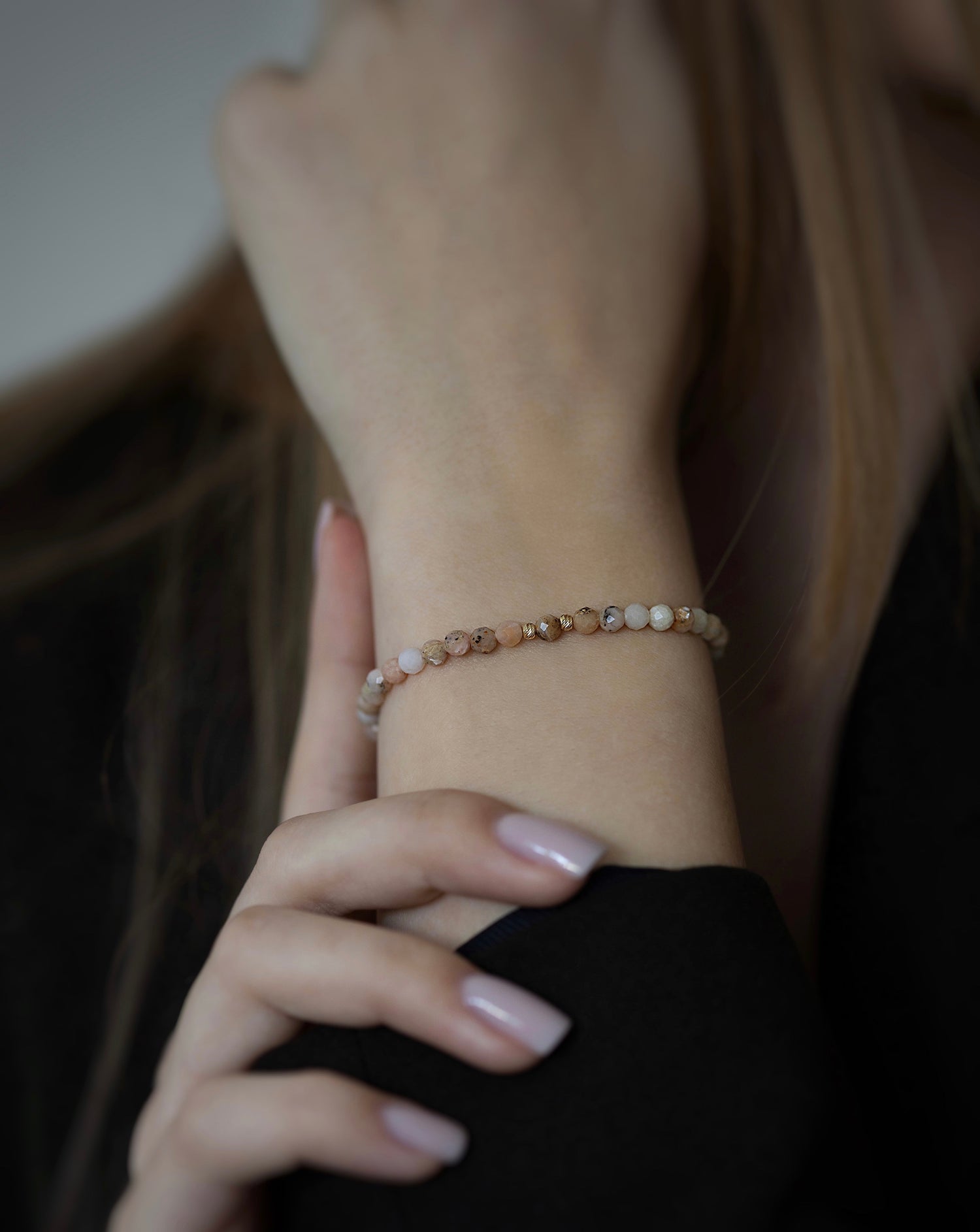 Bransoletki z kamieniami