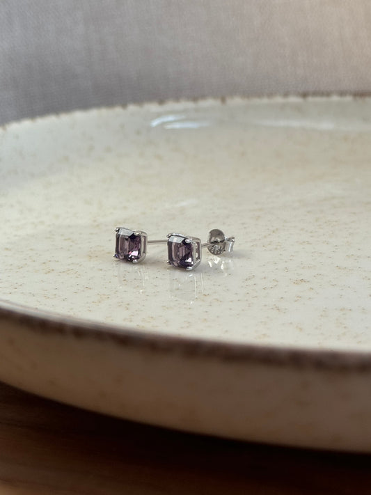 Kolczyki srebrne z fioletową cyrkonią