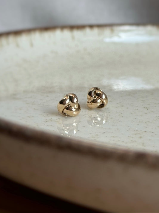 Kolczyki złote węzeł